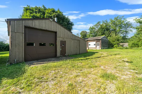 193 McKay RD, Huntington Station, NY 11746