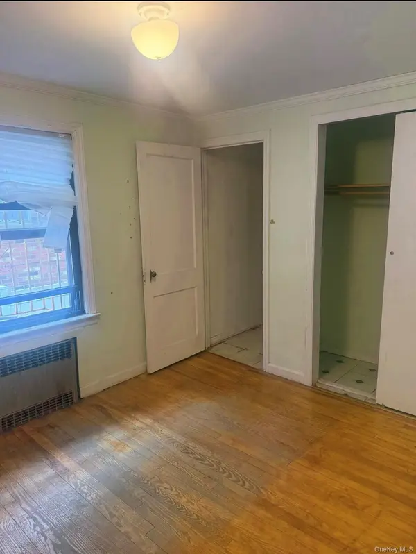 76-36 166th ST, Fresh Meadows, NY 11366