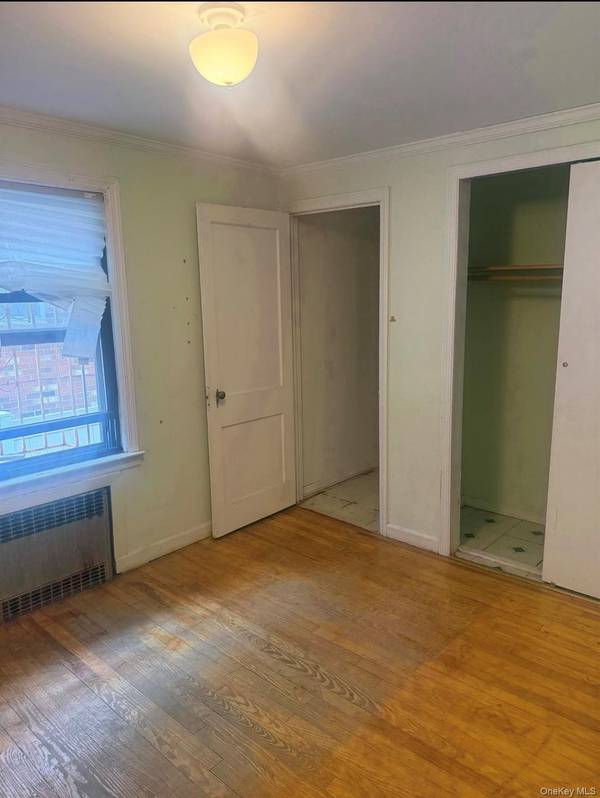 76-36 166th ST, Fresh Meadows, NY 11366