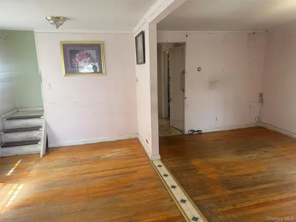 76-36 166th ST, Fresh Meadows, NY 11366