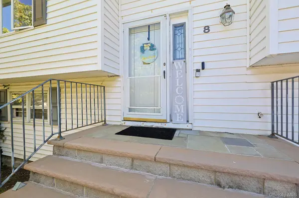 8 Pine ST, Middletown, NY 10940