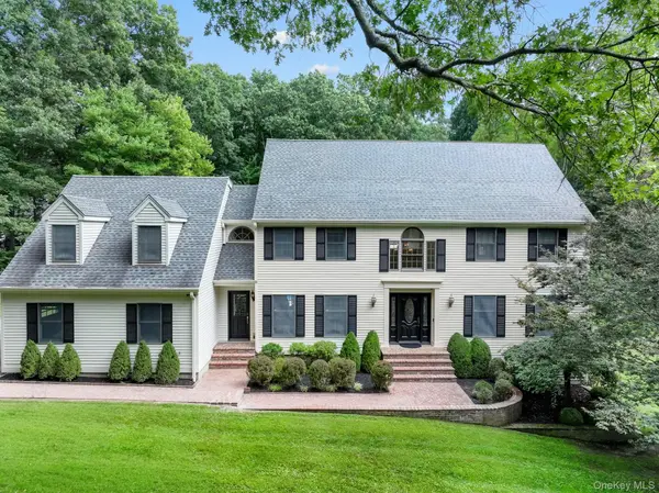 18 Arbor CT, Holmes, NY 12531