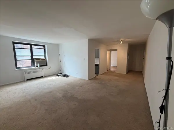 90-10 32nd AVE #305, East Elmhurst, NY 11369