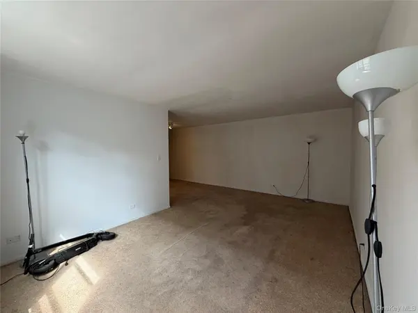 90-10 32nd AVE #305, East Elmhurst, NY 11369