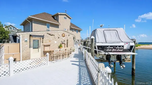 959 S 5th ST, Lindenhurst, NY 11757
