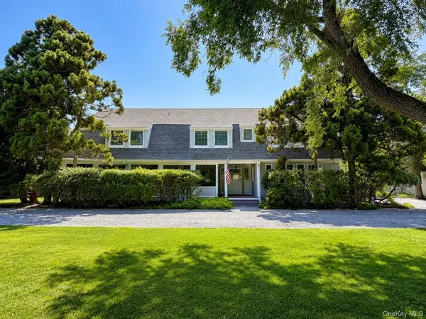 21 Seafield LN, Westhampton Beach, NY 11978