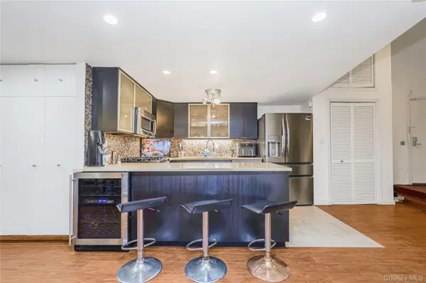 10 Bay Street Landing #1D, Staten Island, NY 10301