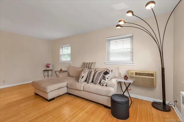 396 Merrick RD #1A, Rockville Centre, NY 11570