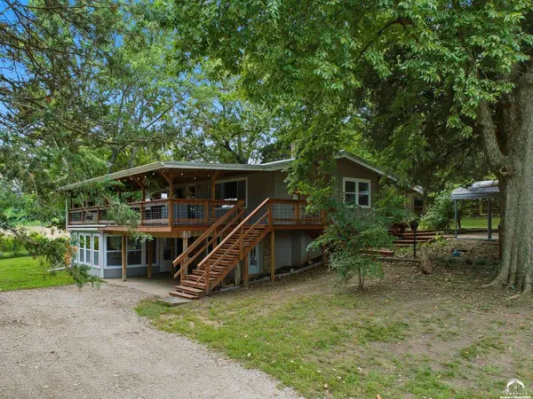 978 E 1587 RD, Lawrence, KS 66046