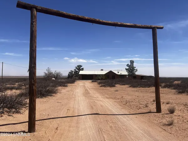 27185 Eisenhower ST, Columbus, NM 88029