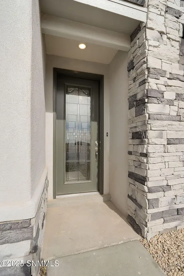 3067 San Jenaro DR, Las Cruces, NM 88012