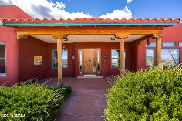 27 Mangas TRL, Hillsboro, NM 88042