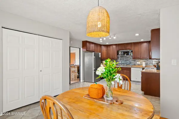 6 White Sands AVE, La Luz, NM 88337