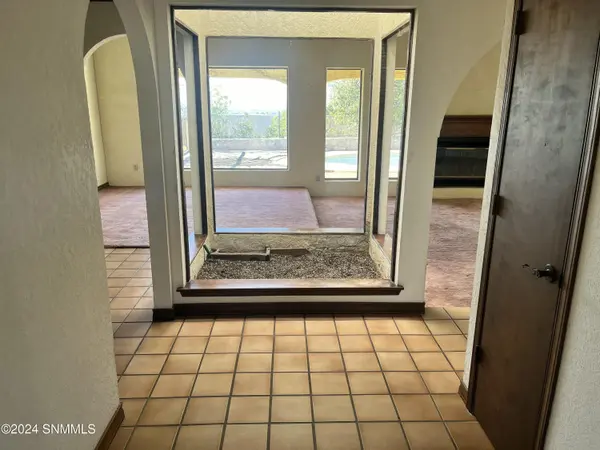 2325 Saturn Circle, Las Cruces, NM 88005