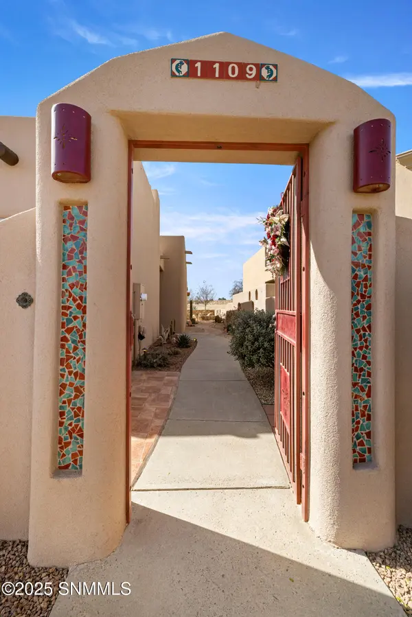 1109 Pueblo Gardens CT, Las Cruces, NM 88007
