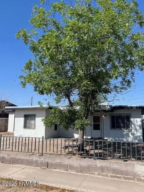 1325 Paxton ST, Las Cruces, NM 88001