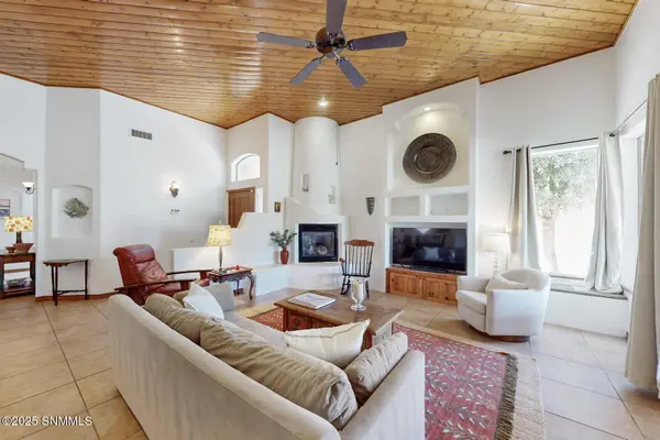 1413 Fairway Village Dr, Las Cruces, NM 88007