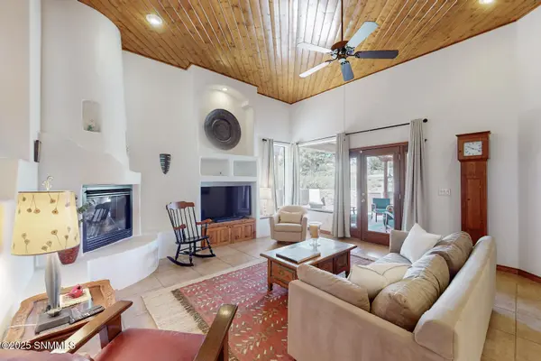1413 Fairway Village Dr, Las Cruces, NM 88007