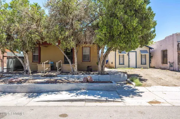 3305 Oak st, Las Cruces, NM 88005