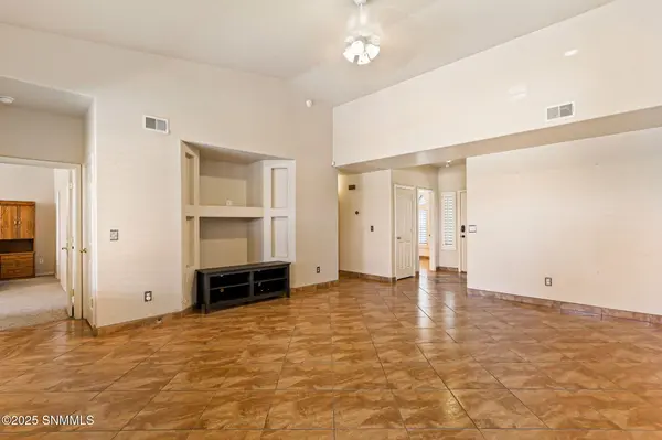 5044 Galina Dr, Las Cruces, NM 88012