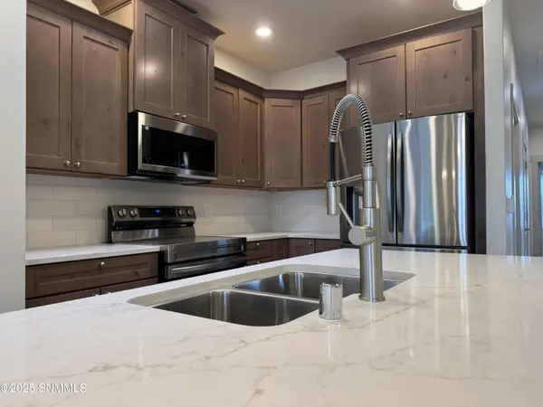 5600 Ledesma DR, Las Cruces, NM 88007