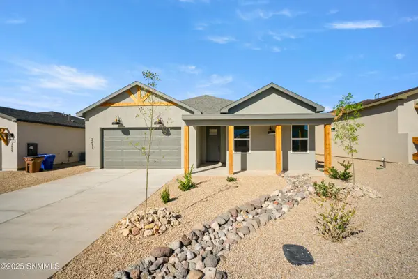 2617 Silver Hawk Ave, Las Cruces, NM 88001