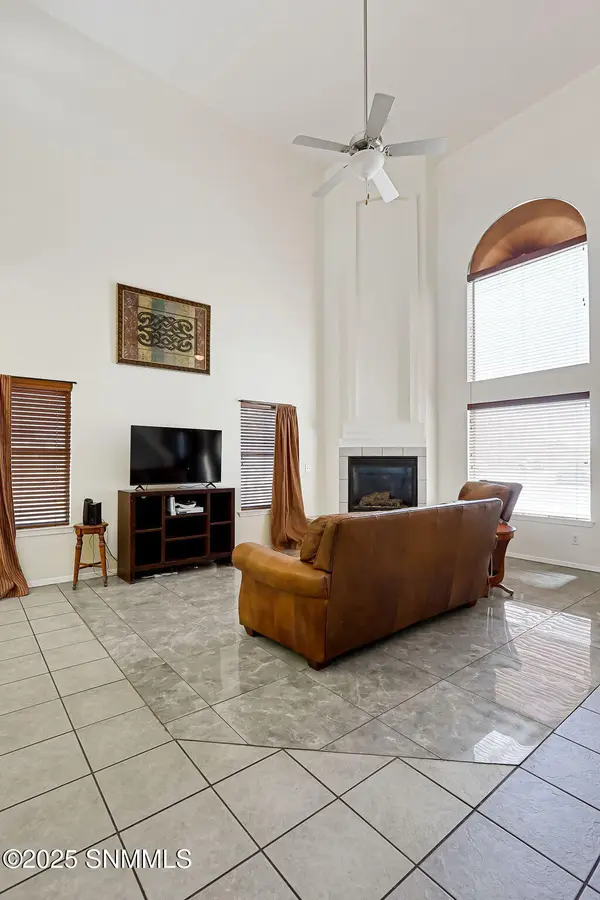 6009 Lourdes RD, Sunland Park, NM 88063