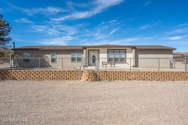 21 Tortugas RD, Williamsburg, NM 87942