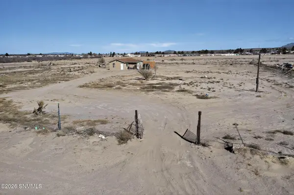 102 Coors RD, Vado, NM 88072