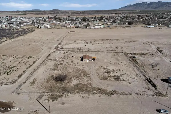 102 Coors RD, Vado, NM 88072