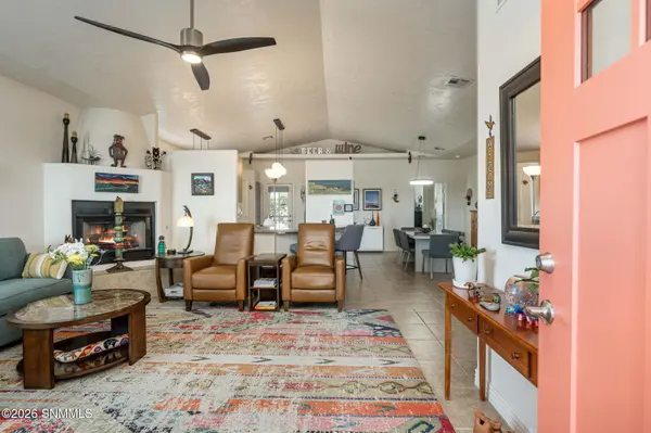 4074 Nemesh DR, Las Cruces, NM 88005