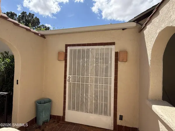 136 Feather Moon DR, Santa Teresa, NM 88008