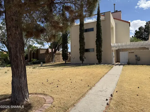 136 Feather Moon DR, Santa Teresa, NM 88008