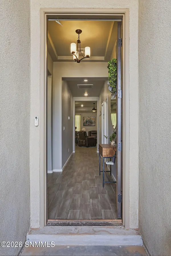 861 Via Glorieta, Santa Teresa, NM 88008