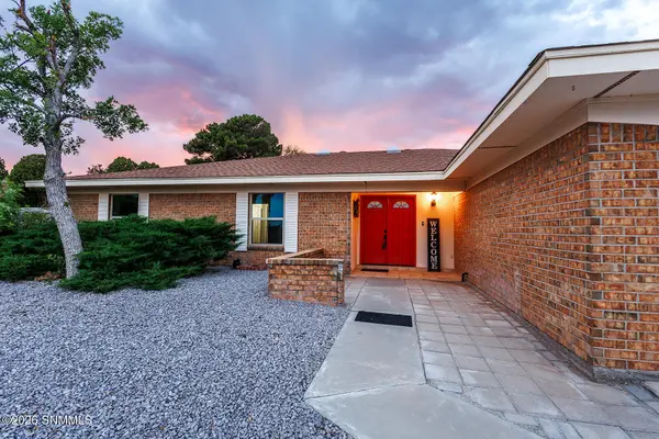 1724 Salinas DR, Las Cruces, NM 88011