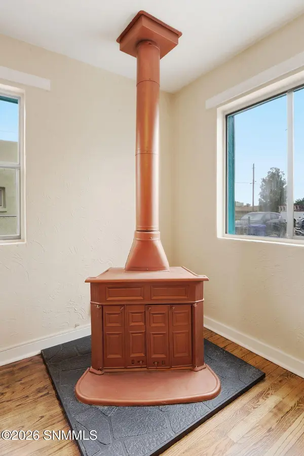 204 Manso AVE, Las Cruces, NM 88005