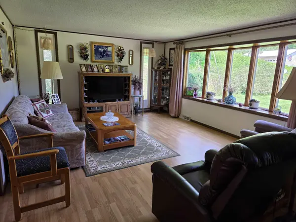 32387 Highway 52, Guttenberg, IA 52052
