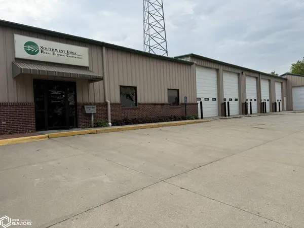 1801 Grove AVE, Corning, IA 50841
