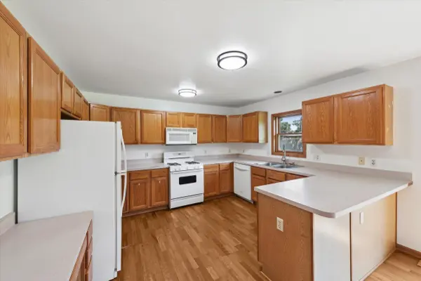 1184 Woodland DR, Chesterton, IN 46304