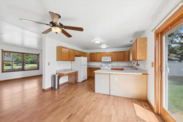 1184 Woodland DR, Chesterton, IN 46304