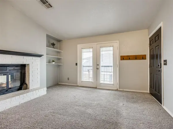 3003 River Oaks DR #204, Norman, OK 73072
