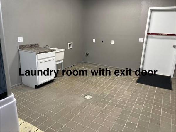 3212 E Walnut ST, Tecumseh, OK 74873