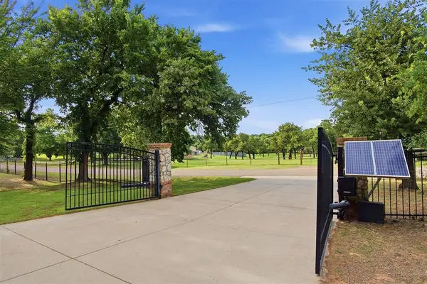 3318 E 44th ST, Edmond, OK 73013