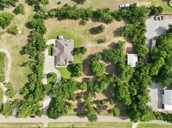 3318 E 44th ST, Edmond, OK 73013