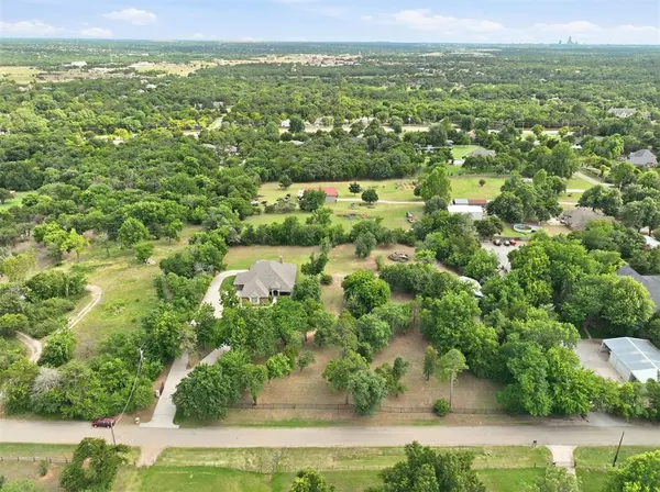 3318 E 44th ST, Edmond, OK 73013