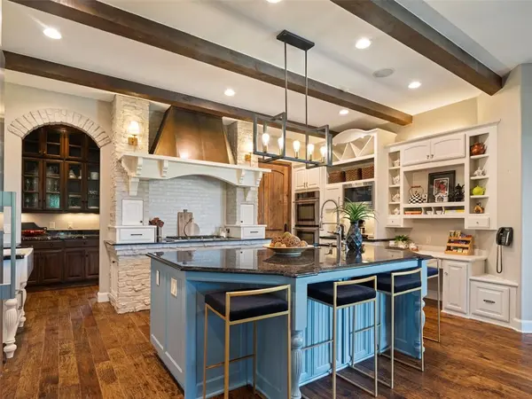 3325 Winding Creek CIR, Edmond, OK 73034