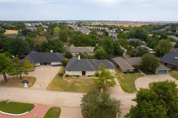 12500 Arrowhead TER, Oklahoma City, OK 73120