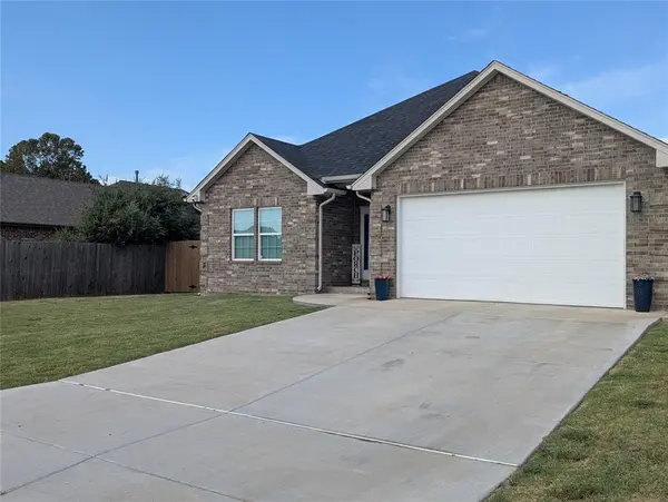137 SW 7th ST, Moore, OK 73160