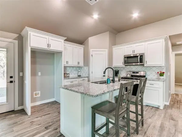 796 Harrison ST, Harrah, OK 73045