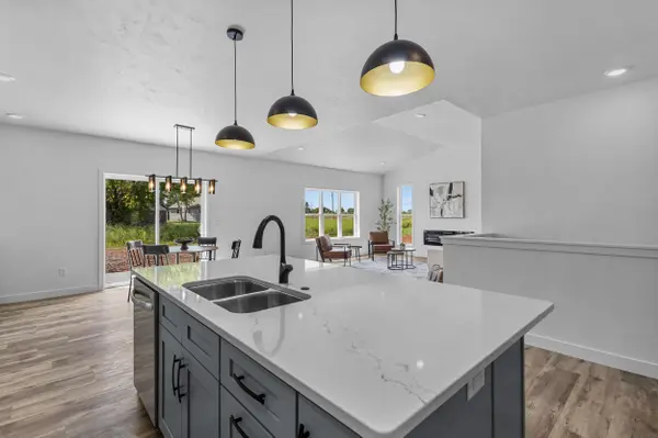 W6886 MCALLISTER DR, Greenville, WI 54942